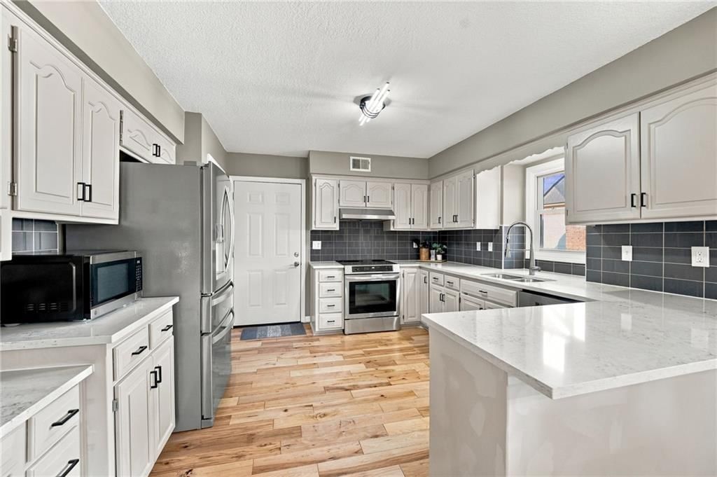 Photo 16 of 56 - 1809 E 155th Street, Olathe, KS 66062