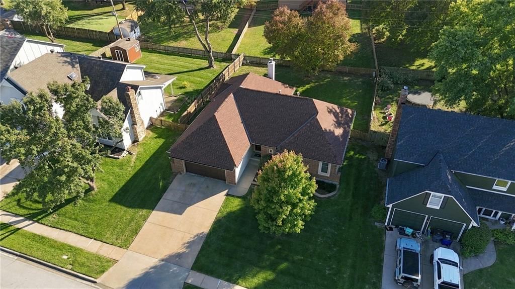 1809 E 155th Street, Olathe, KS: listing photo 2