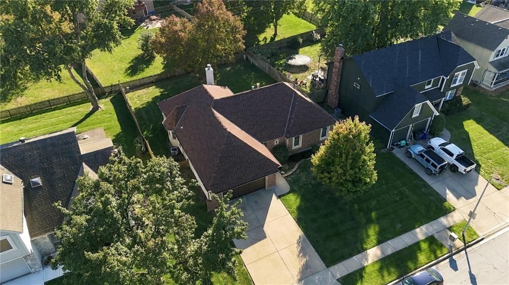 1809 E 155th Street, Olathe, KS: listing photo 3
