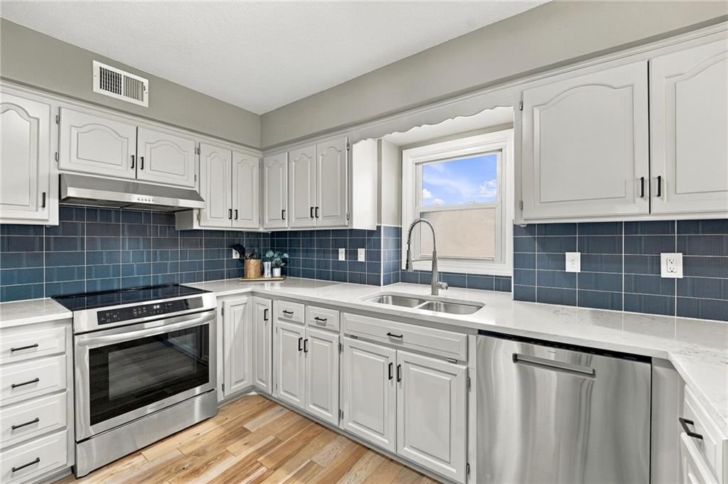 Photo 17 of 56, 1809 E 155th Street, Olathe, KS 66062