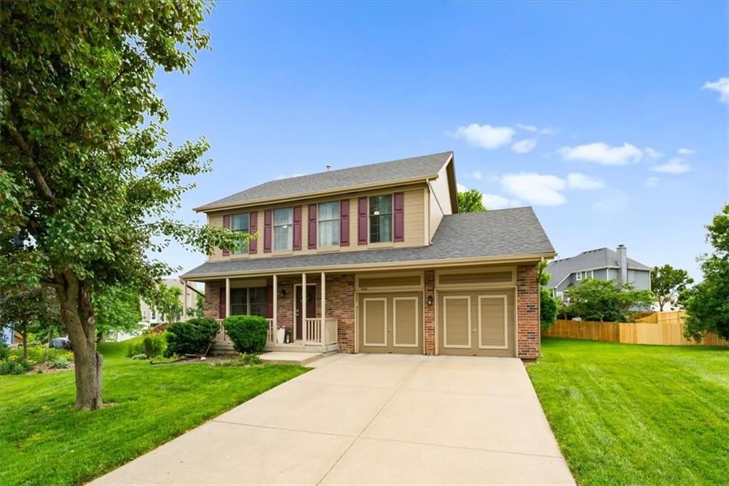 9400 N Campbell Court, Kansas City, MO: listing photo 2