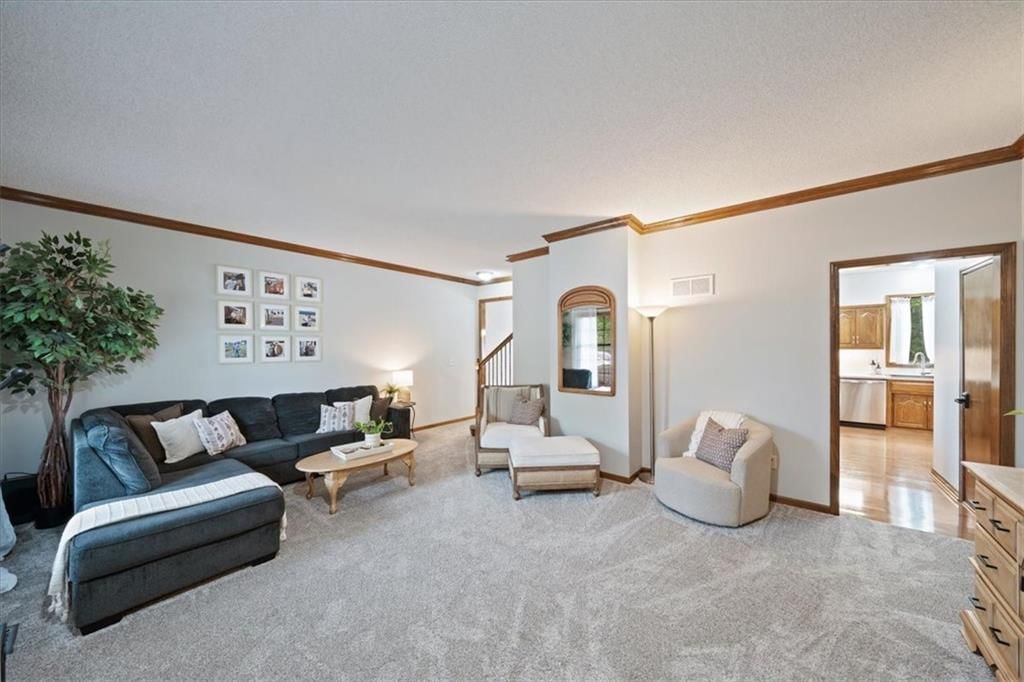 9400 N Campbell Court, Kansas City, MO: listing photo 3