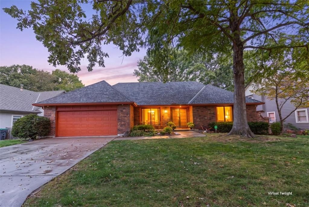 204 NW Cypress Street, Lee's Summit, MO: listing photo 3