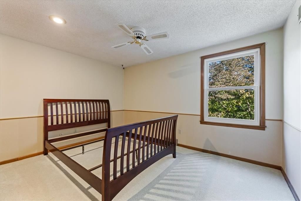 Photo 22 of 42 - 204 NW Cypress Street, Lee's Summit, MO 64064