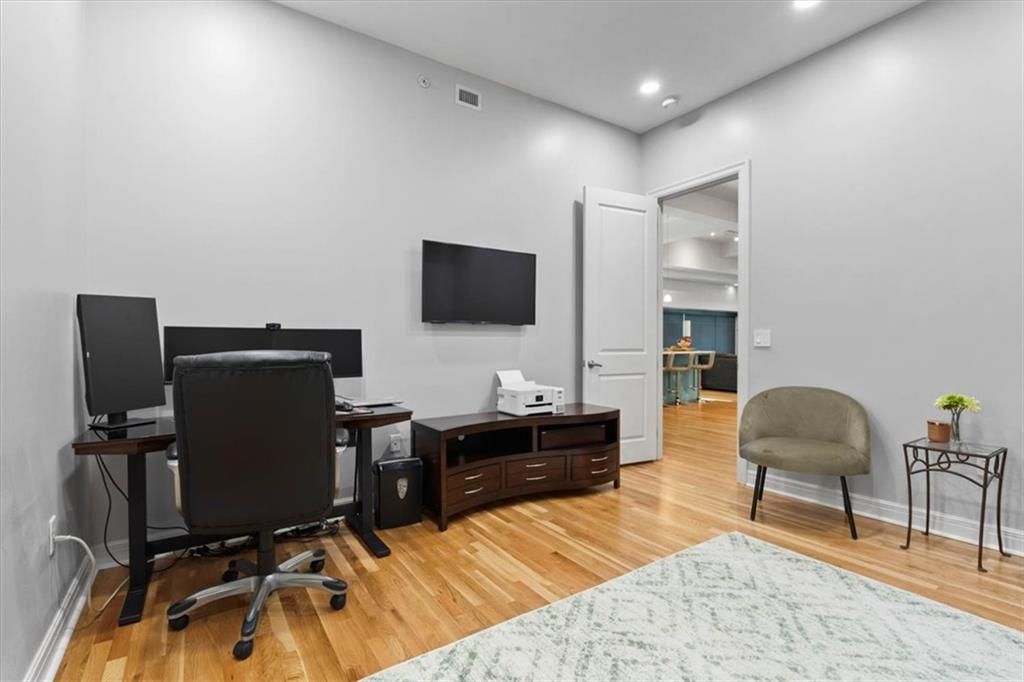 Photo 23 of 41 - 1101 Walnut Street #609, Kansas City, MO 64106