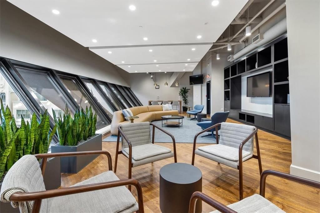 Photo 10 of 41 - 1101 Walnut Street #609, Kansas City, MO 64106