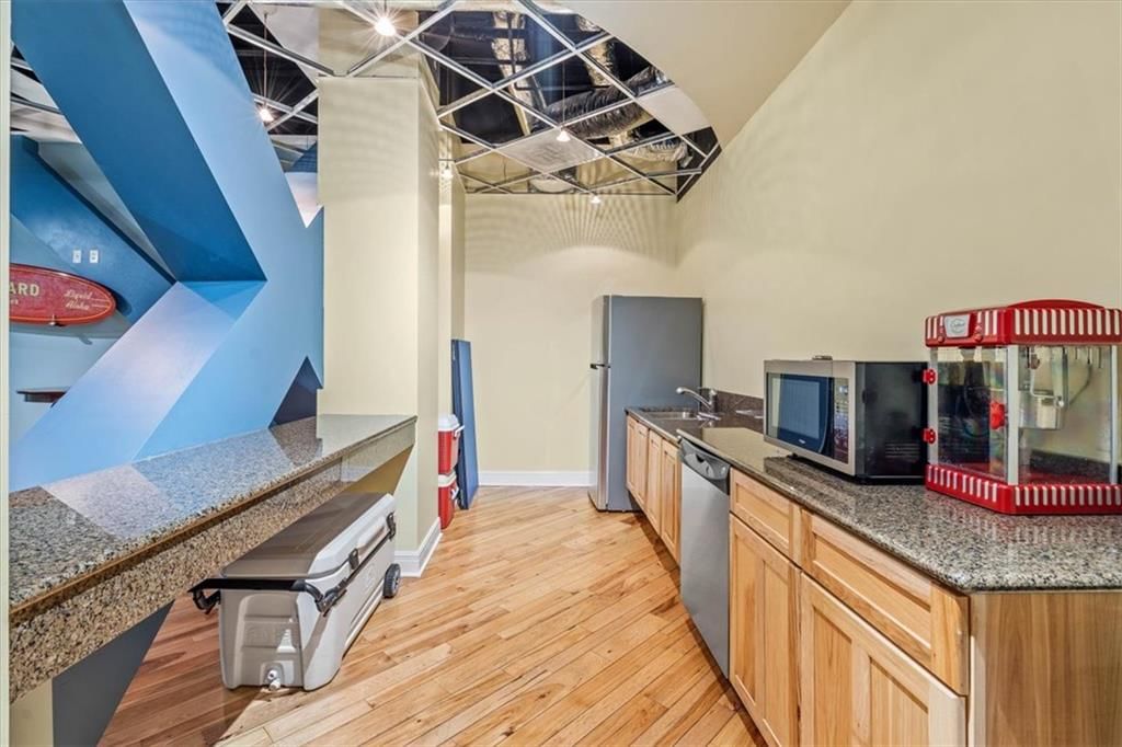 Photo 5 of 41 - 1101 Walnut Street #609, Kansas City, MO 64106