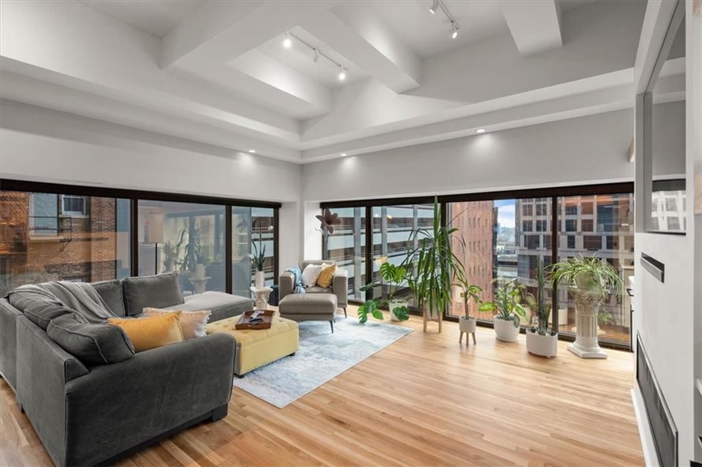 Photo 35 of 41 - 1101 Walnut Street #609, Kansas City, MO 64106