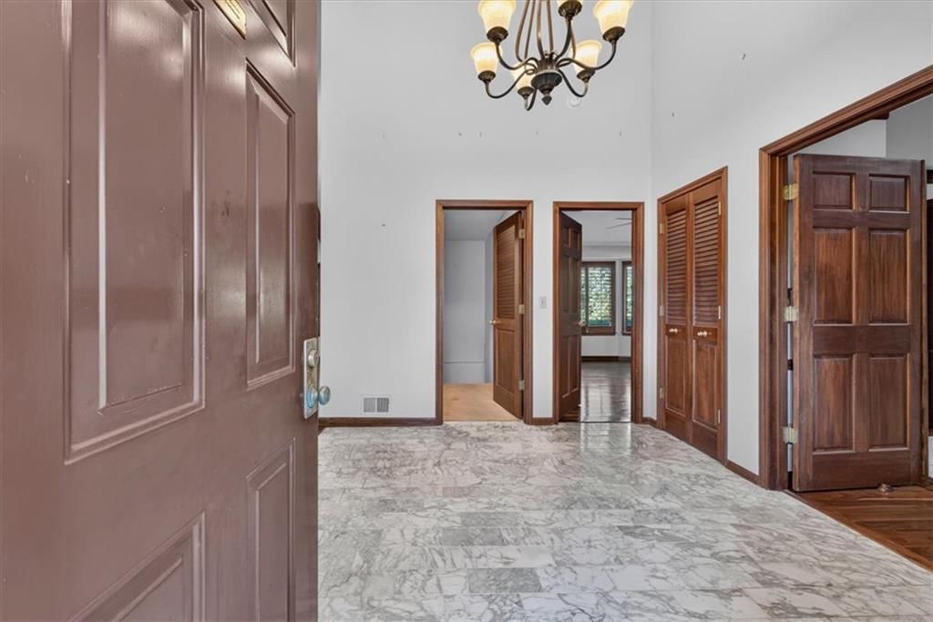 3718 W 79th Terrace, Prairie Village, KS: listing photo 3