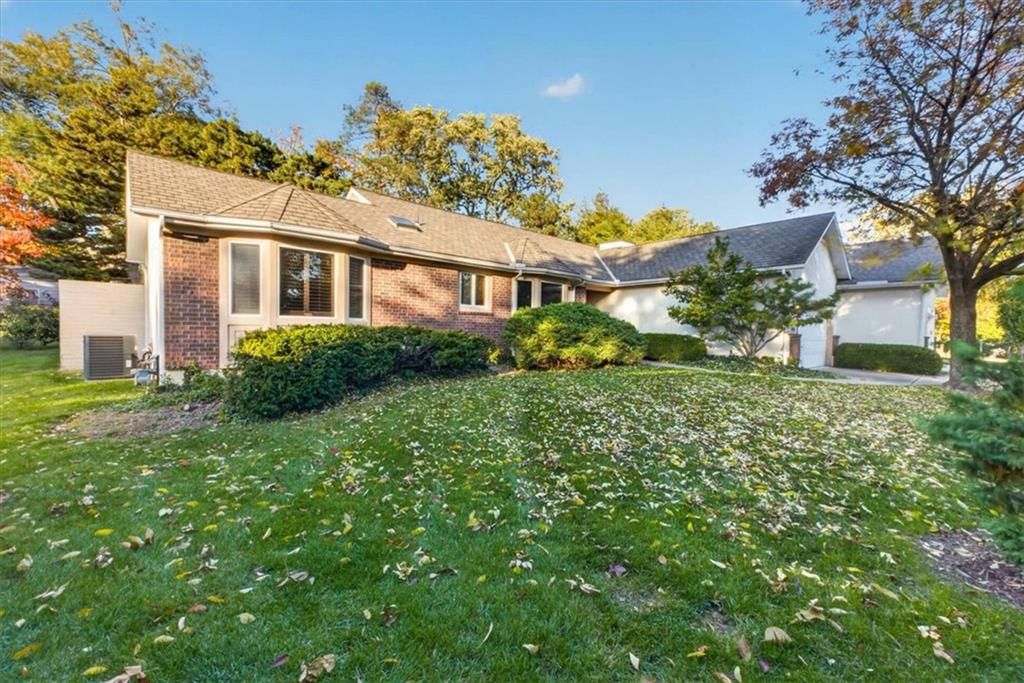 3718 W 79th Terrace, Prairie Village, KS: listing photo 2