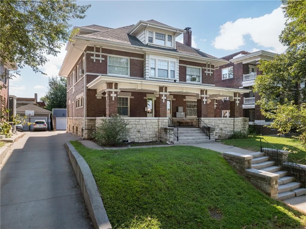 527 Gladstone Boulevard, Kansas City, MO: listing photo 3