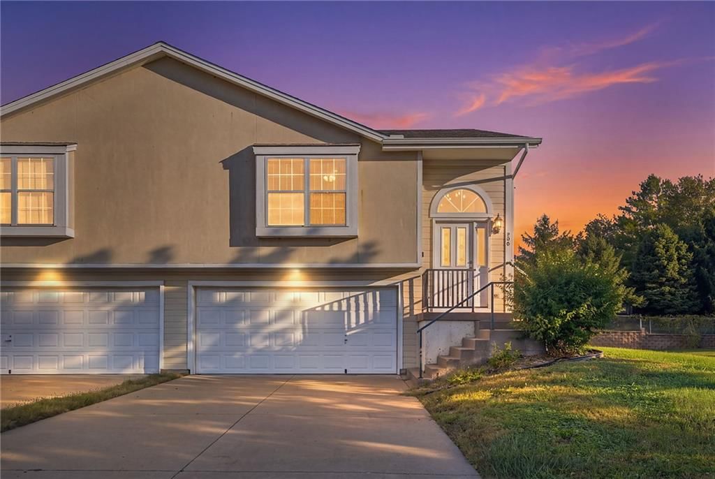 Photo 44 of 44 - 200 SW Chartwell Drive, Lee's Summit, MO 64082