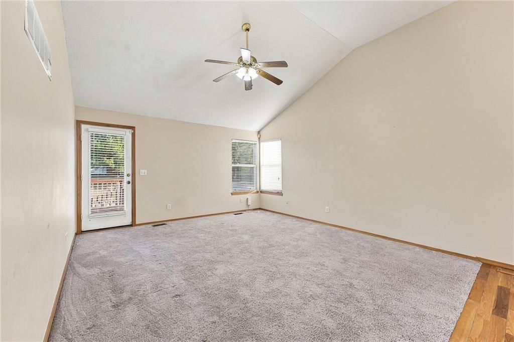 Carpet at 200 SW Chartwell Drive, Lee's Summit, MO 64082