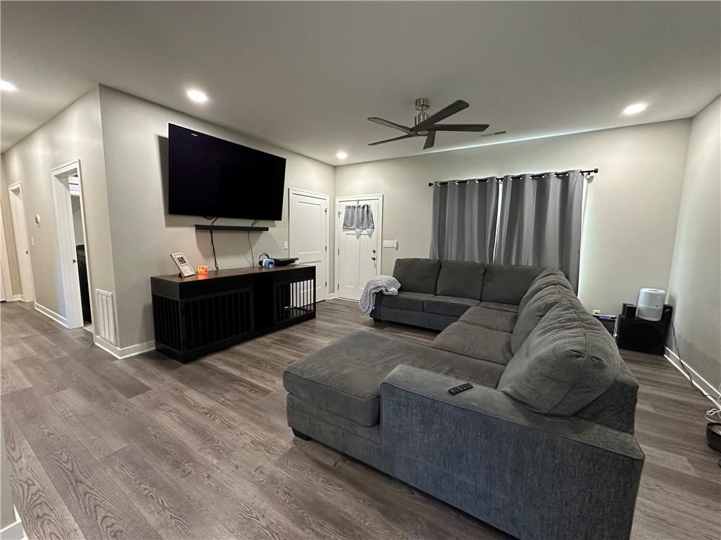 Photo 6 of 9 - 209 E 2nd Street, Creighton, MO 64739