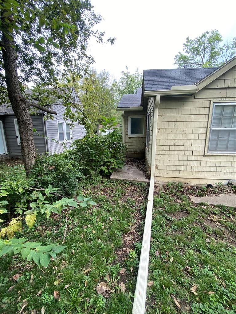 8040 Garfield Avenue, Kansas City, MO: listing photo 3