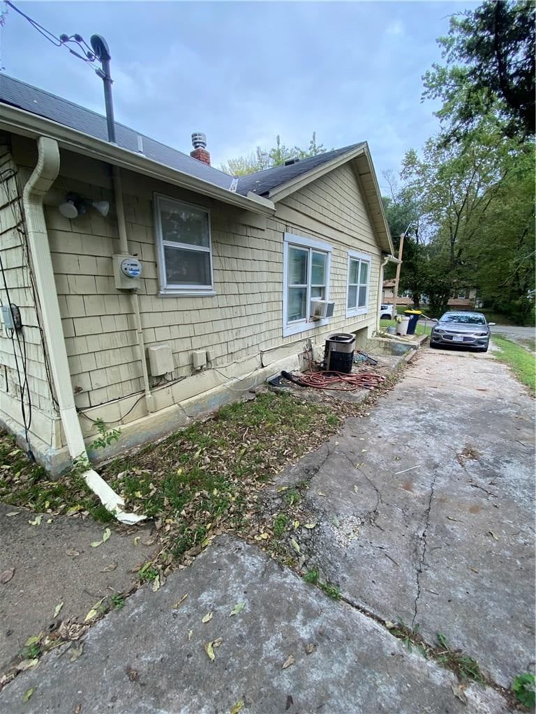 8040 Garfield Avenue, Kansas City, MO: listing photo 2