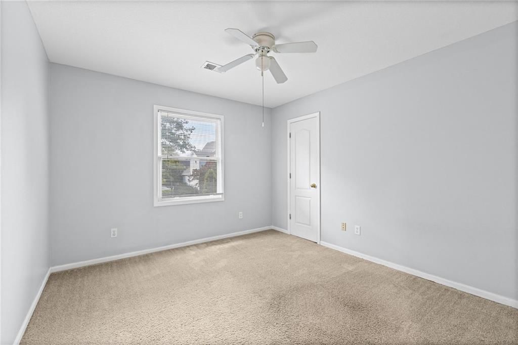 Photo 15 of 26 - 8009 W 144th Place, Overland Park, KS 66223