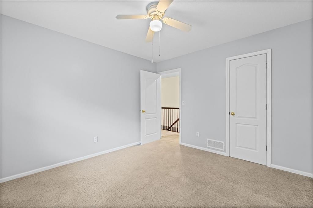 Photo 16 of 26 - 8009 W 144th Place, Overland Park, KS 66223
