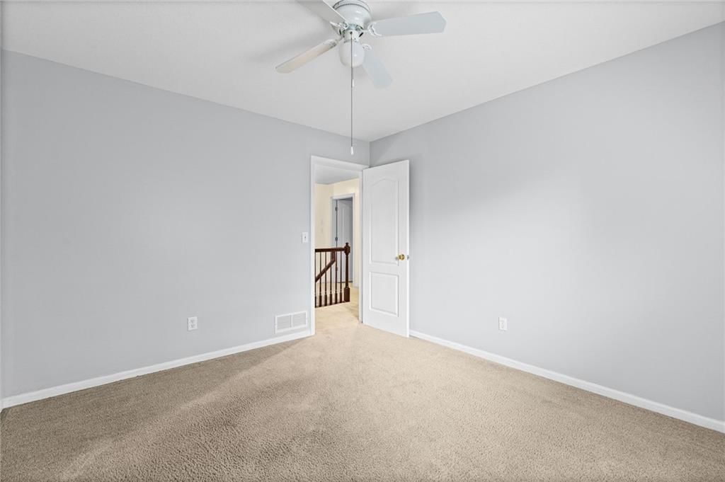 Photo 14 of 26 - 8009 W 144th Place, Overland Park, KS 66223