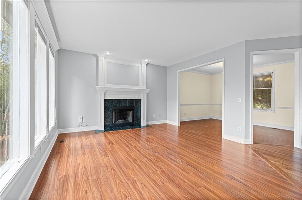 Photo 2 of 26 - 8009 W 144th Place, Overland Park, KS 66223