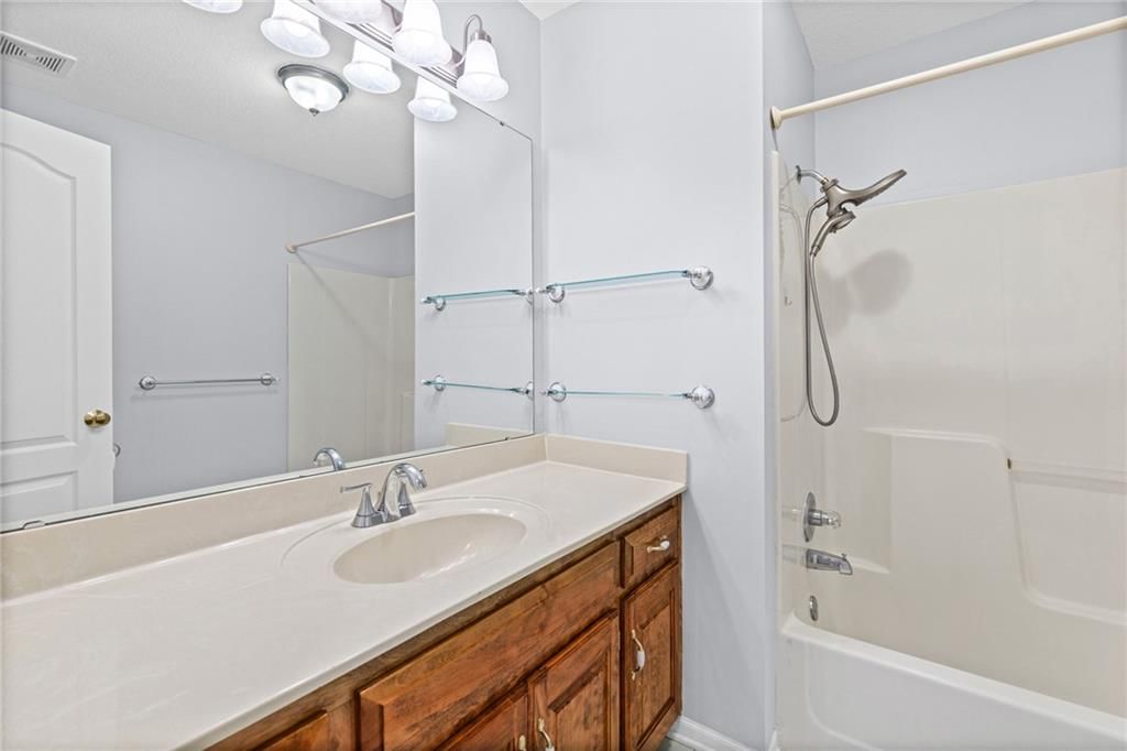 Photo 19 of 26 - 8009 W 144th Place, Overland Park, KS 66223