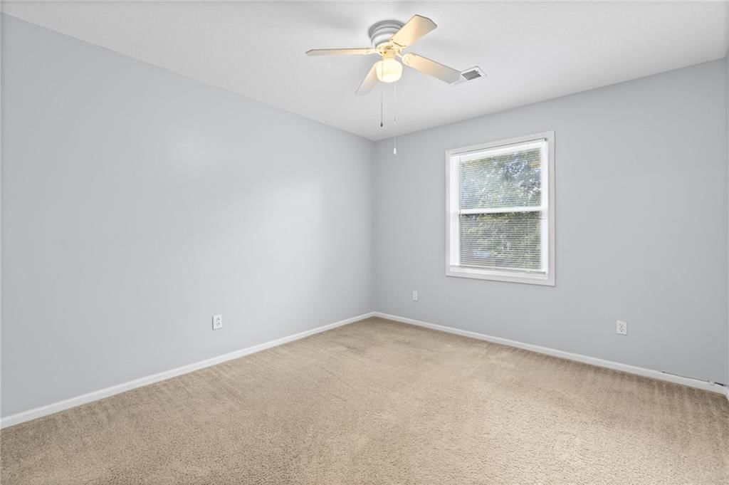 Photo 17 of 26 - 8009 W 144th Place, Overland Park, KS 66223