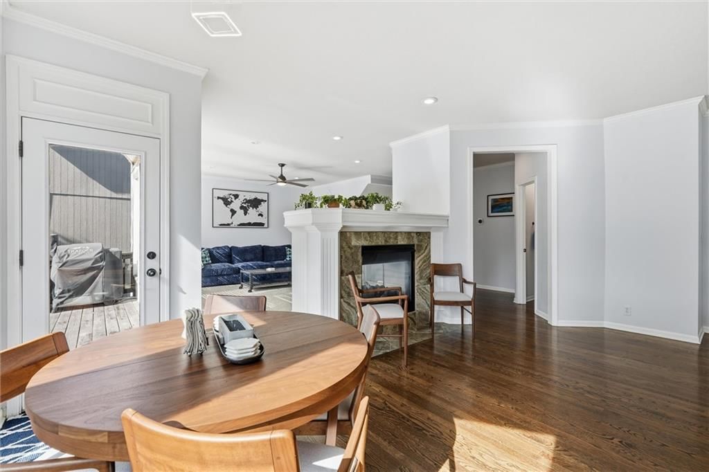 Photo 12 of 43 - 6946 Oakview Street