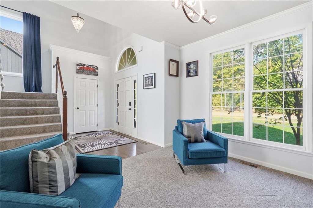 Photo 6 of 43 - 6946 Oakview Street