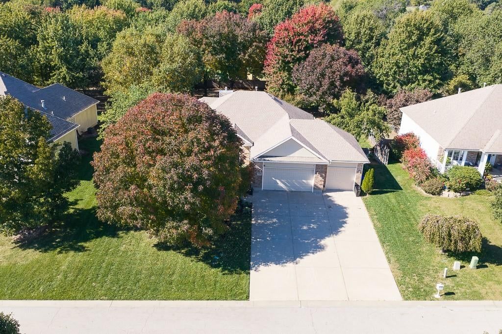 18383 155th Street, Basehor, KS: listing photo 2