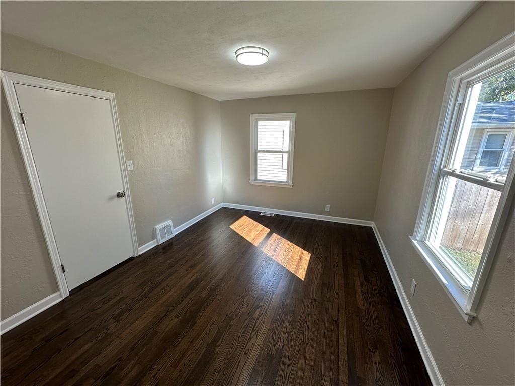 Photo 13 of 18 - 11113 E 25th Street, Independence, MO 64052