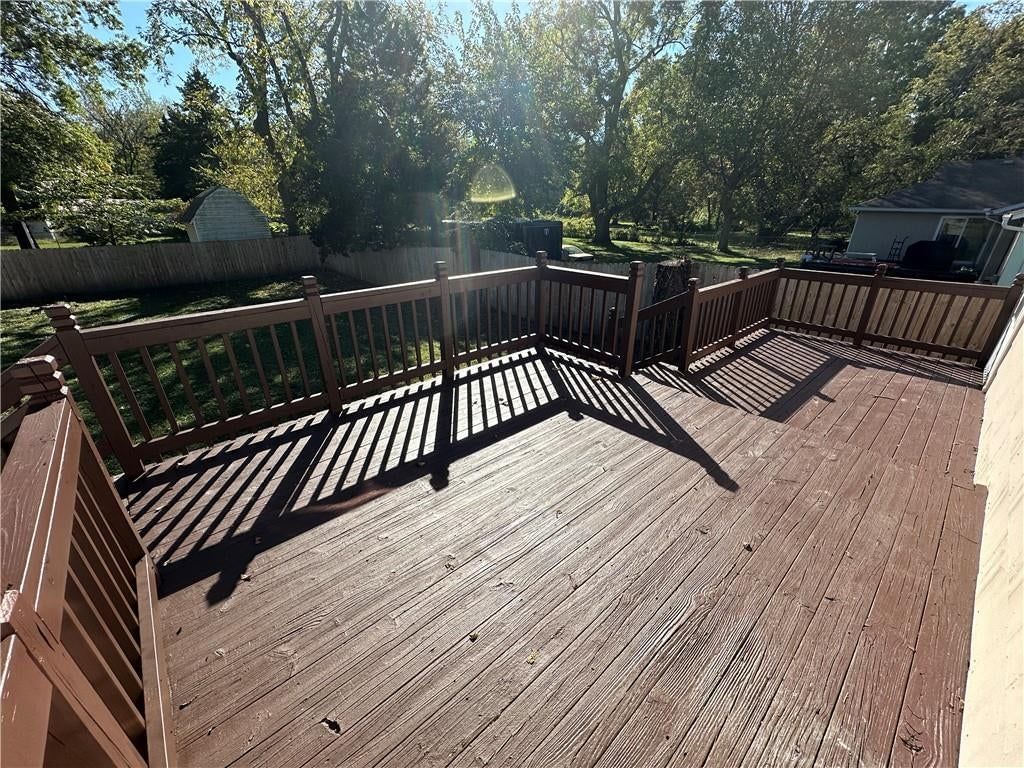 Composite deck at 11113 E 25th Street, Independence, MO 64052