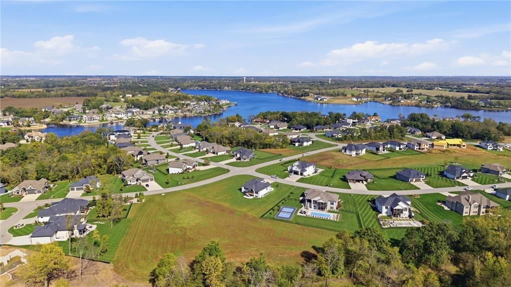 Photo 63 of 75 - 1 S Buffalo Ridge Court, Lake Winnebago, MO 64034