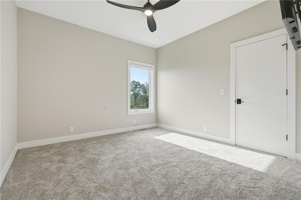 Photo 37 of 75 - 1 S Buffalo Ridge Court, Lake Winnebago, MO 64034
