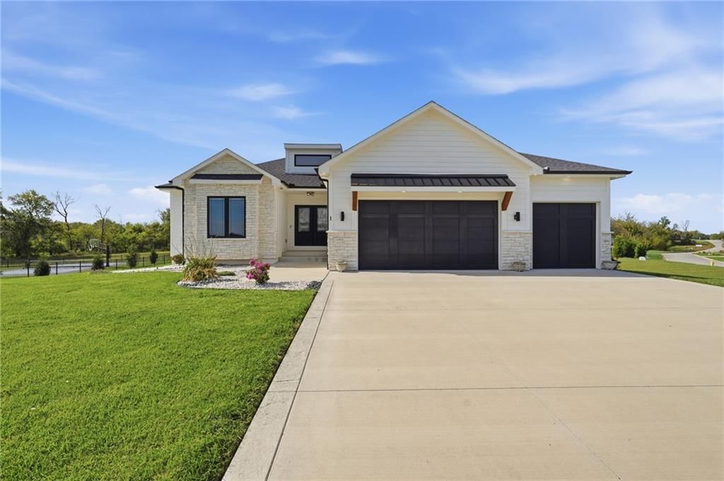 1 S Buffalo Ridge Court, Lake Winnebago, MO: listing photo 2