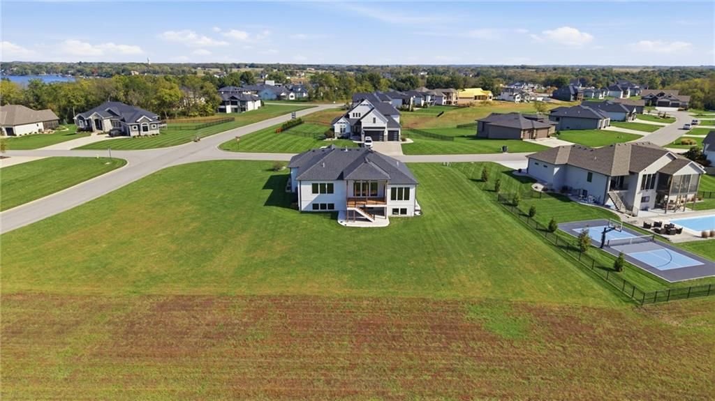 Photo 61 of 75 - 1 S Buffalo Ridge Court, Lake Winnebago, MO 64034