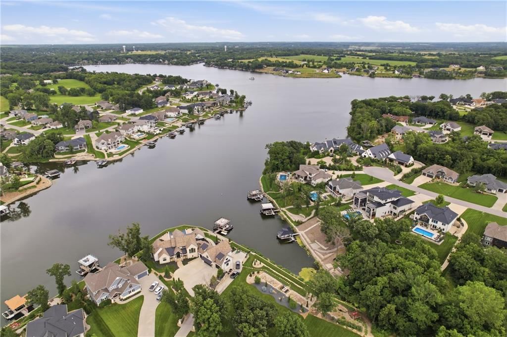 Photo 72 of 75 - 1 S Buffalo Ridge Court, Lake Winnebago, MO 64034