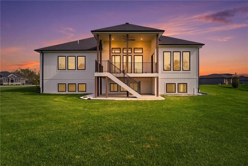 Big backyard and flat lot at 1 S Buffalo Ridge Court, Lake Winnebago, MO 64034