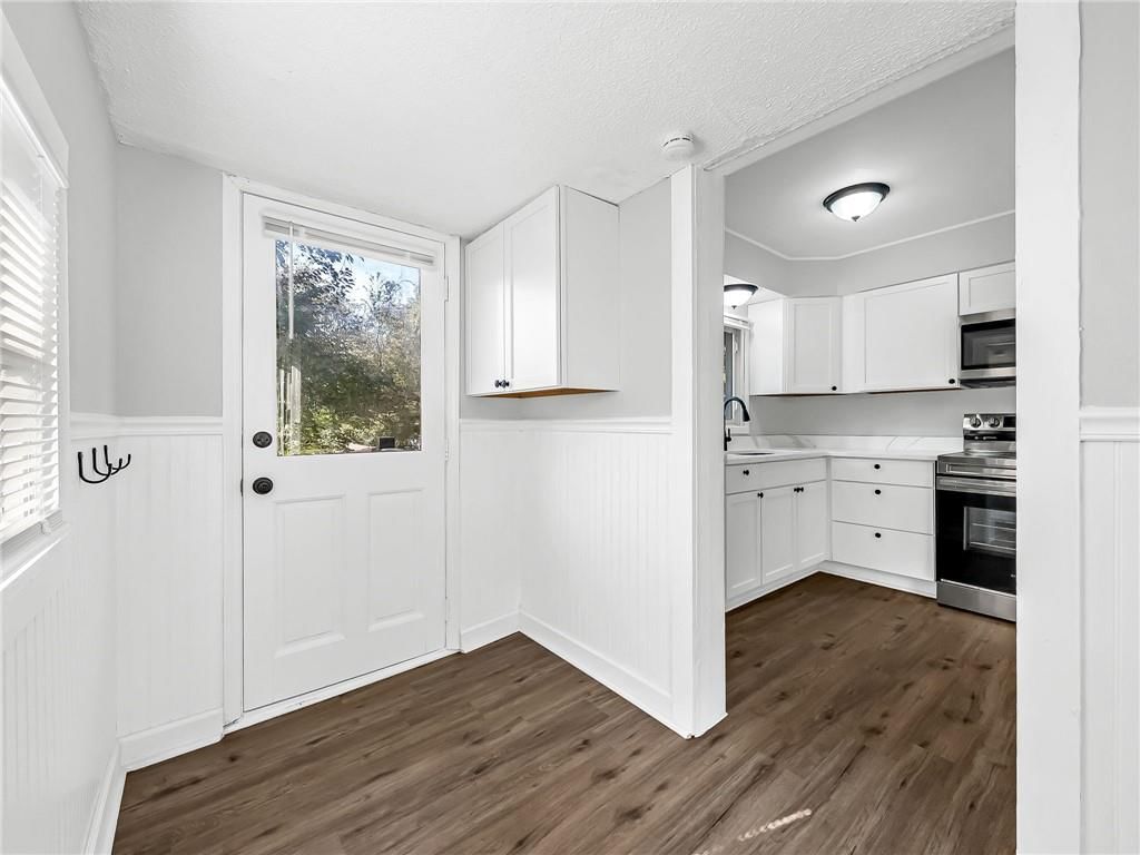 Photo 11 of 18 - 1906 S Ash Avenue, Independence, MO 64052