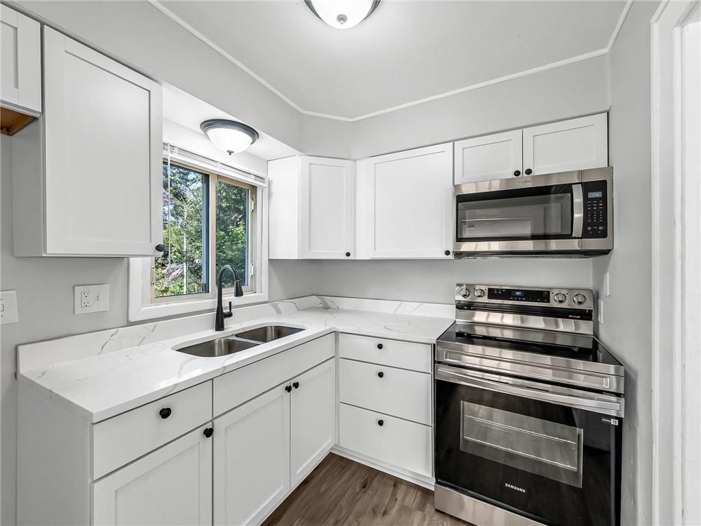 Photo 8 of 18 - 1906 S Ash Avenue, Independence, MO 64052