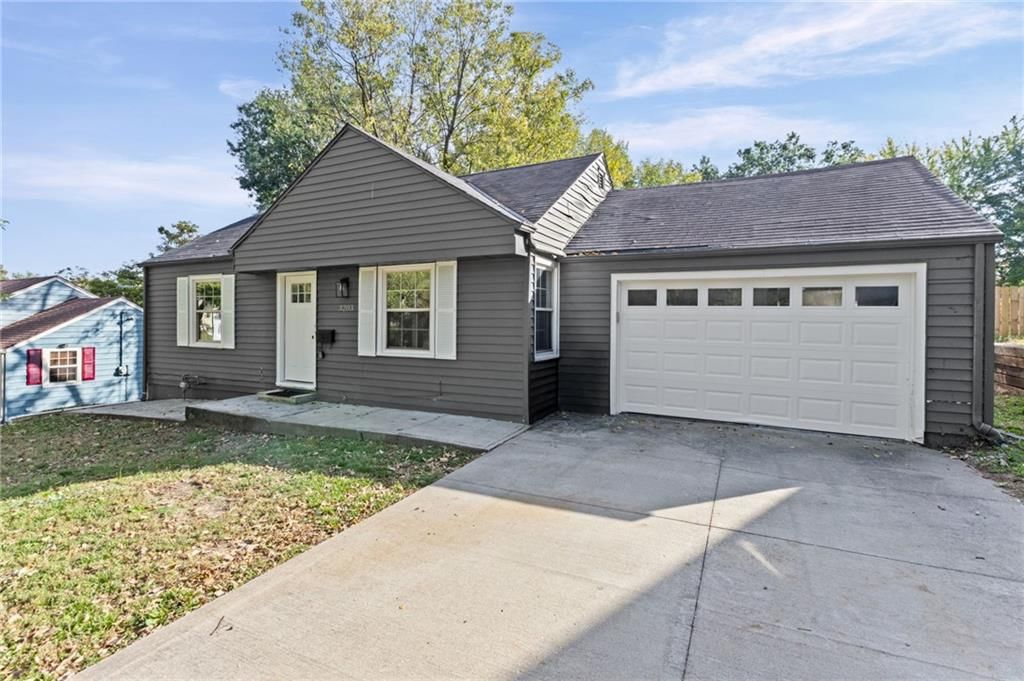 3203 NE 56Th Street, Kansas City, MO: listing photo 3