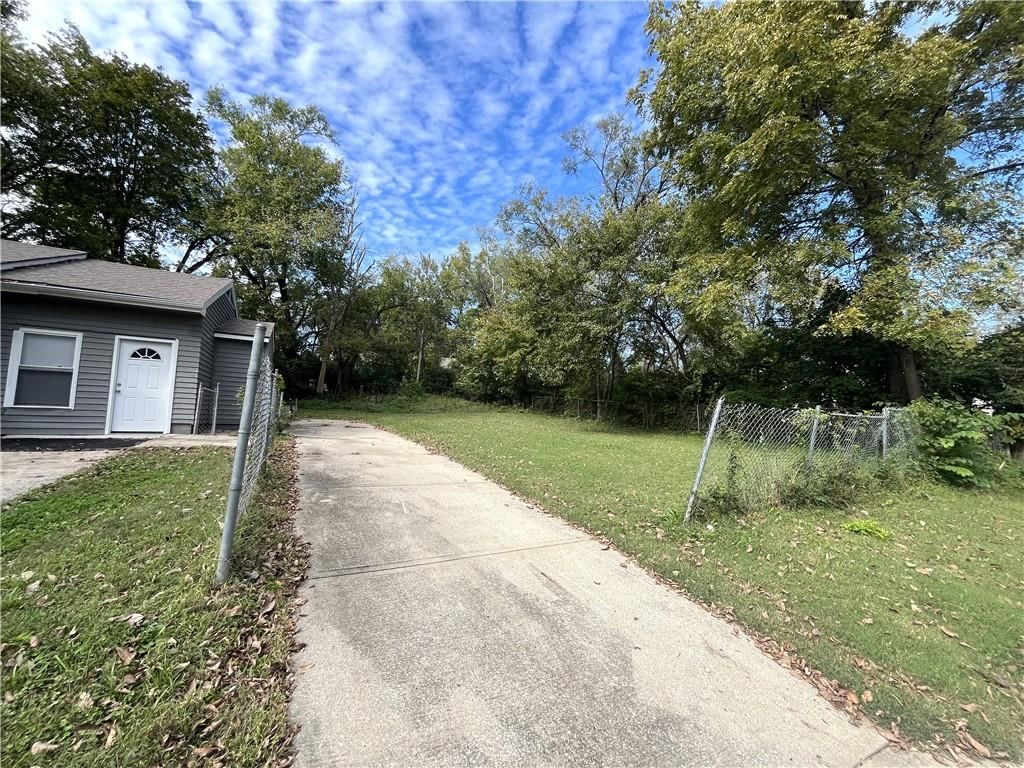 7416 Montgall Avenue, Kansas City, MO: listing photo 2