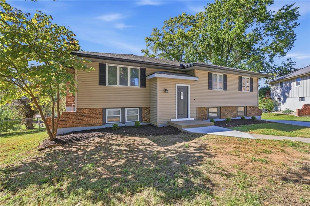 16009 E 40th Terrace, Independence, MO: listing photo 3