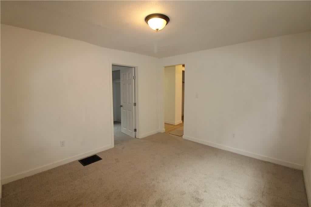 Photo 9 of 29 - 231 S BETHANY Street