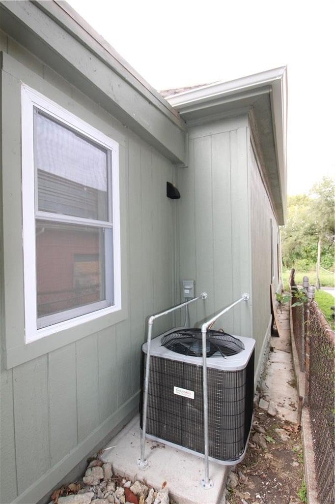 231 S BETHANY Street, Kansas City, KS: listing photo 3