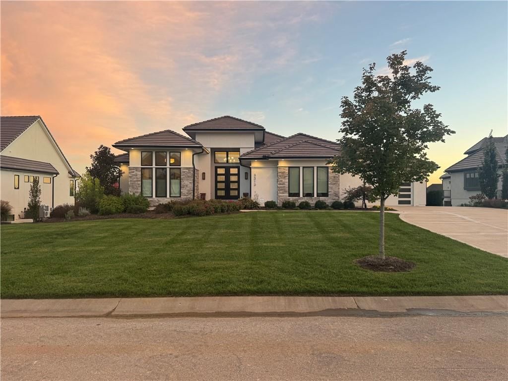3313 W 149th Street, Leawood, KS