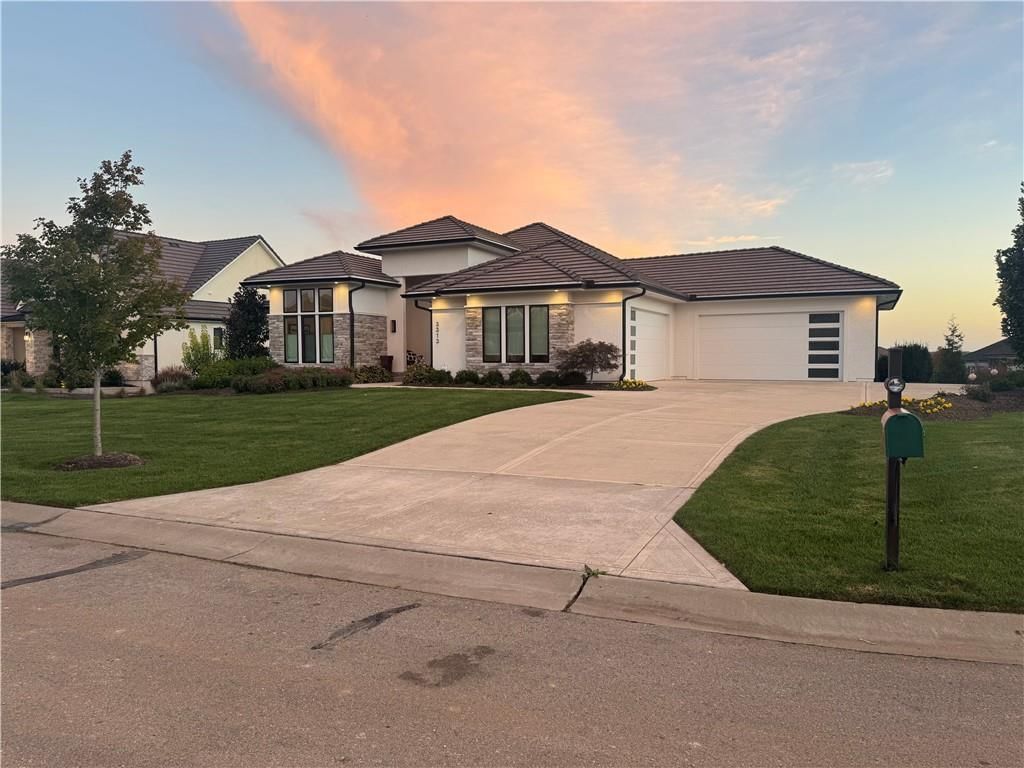 3313 W 149th Street, Leawood, KS: listing photo 2
