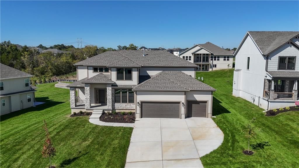 6042 Apache Drive, Shawnee, KS: listing photo 2