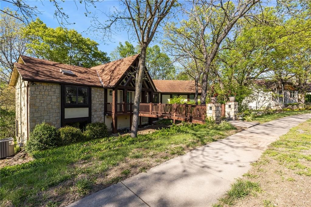 7206 Larson Avenue, Kansas City, MO: listing photo 3