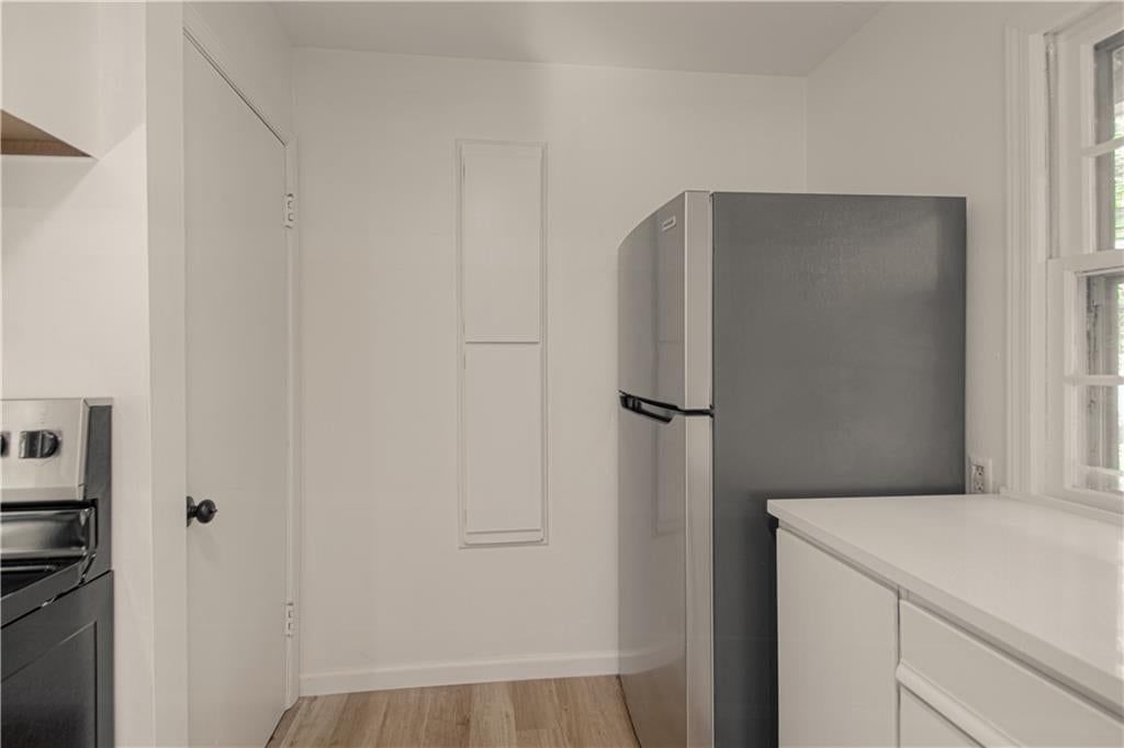 Photo 11 of 27 - 6730 Hawthorne Avenue
