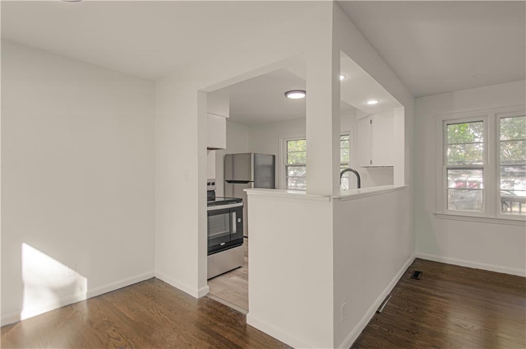Photo 9 of 27 - 6730 Hawthorne Avenue